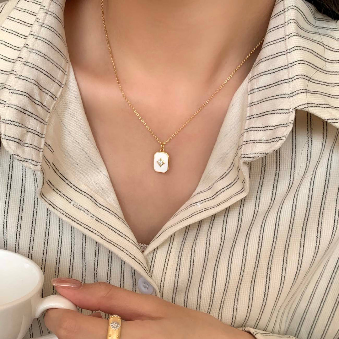 LUNAR GRACE NECKLACE