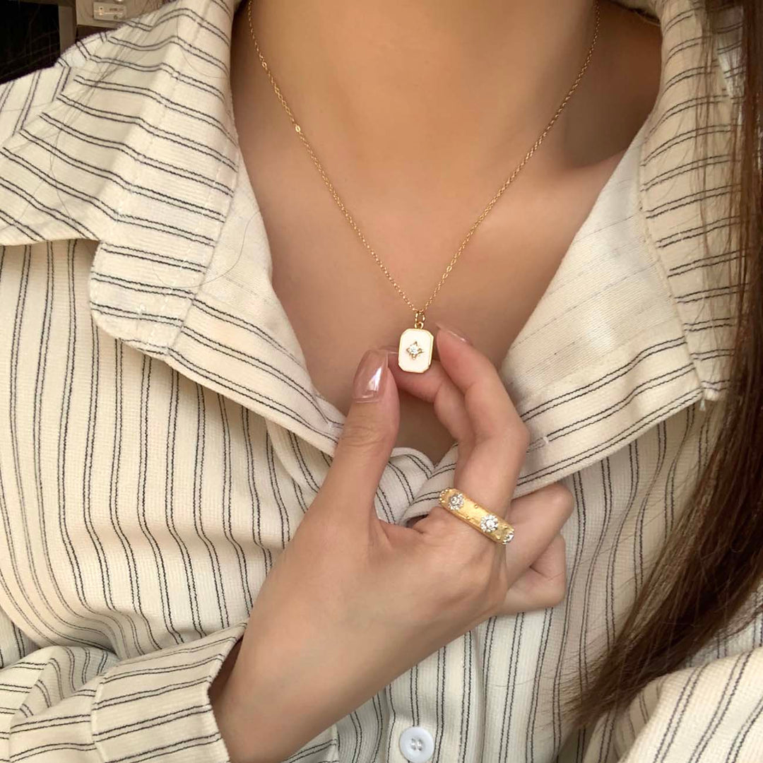 LUNAR GRACE NECKLACE