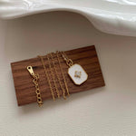 Load image into Gallery viewer, LUNAR GRACE NECKLACE
